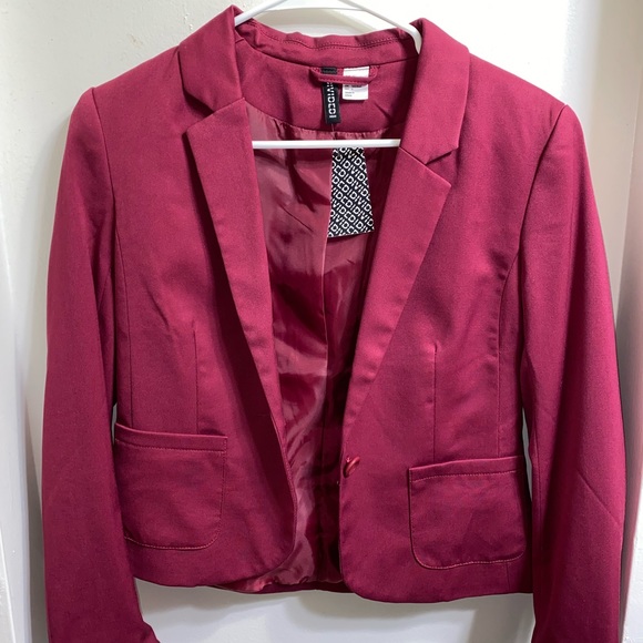 H&M Jackets & Blazers - NWT H&M Divided Dark Red Blazer Size 6